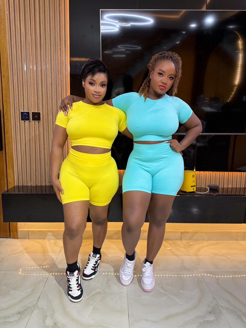 2pcs set active wear..  Size: 6-18