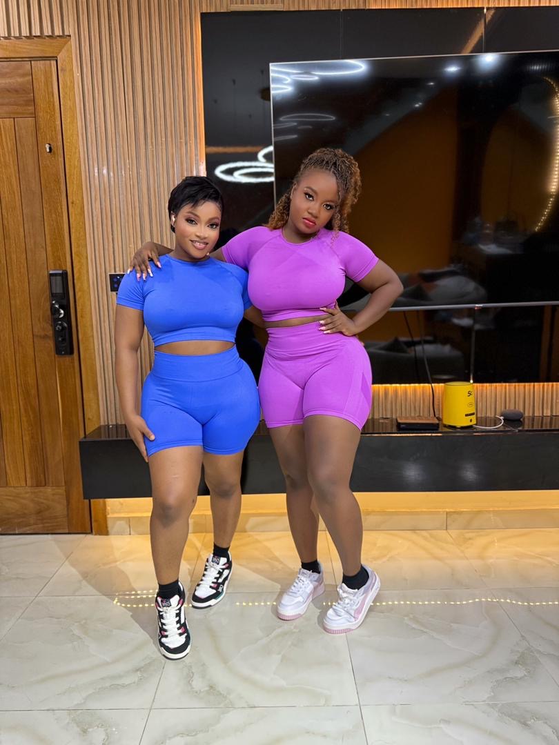 2pcs set active wear..  Size: 6-18