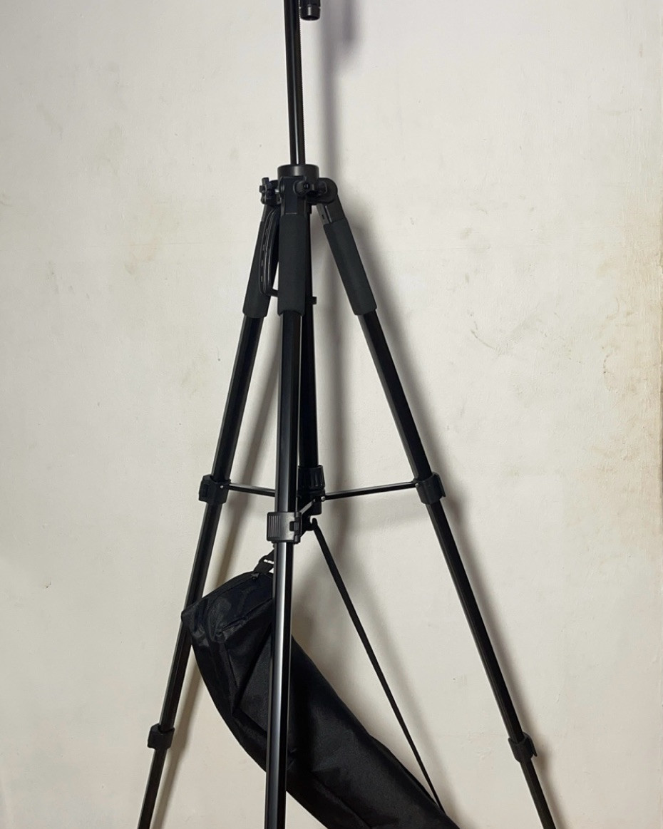 6ft deluxe Tripod Stand