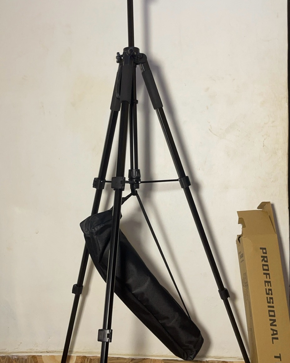 6ft deluxe Tripod Stand