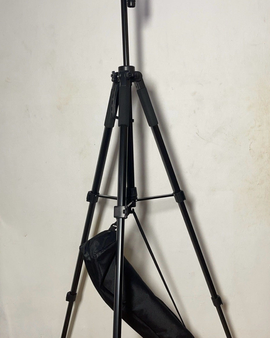 6ft deluxe Tripod Stand