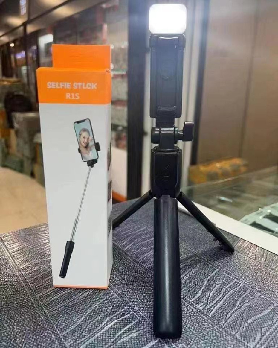 Selfie Stick With Light