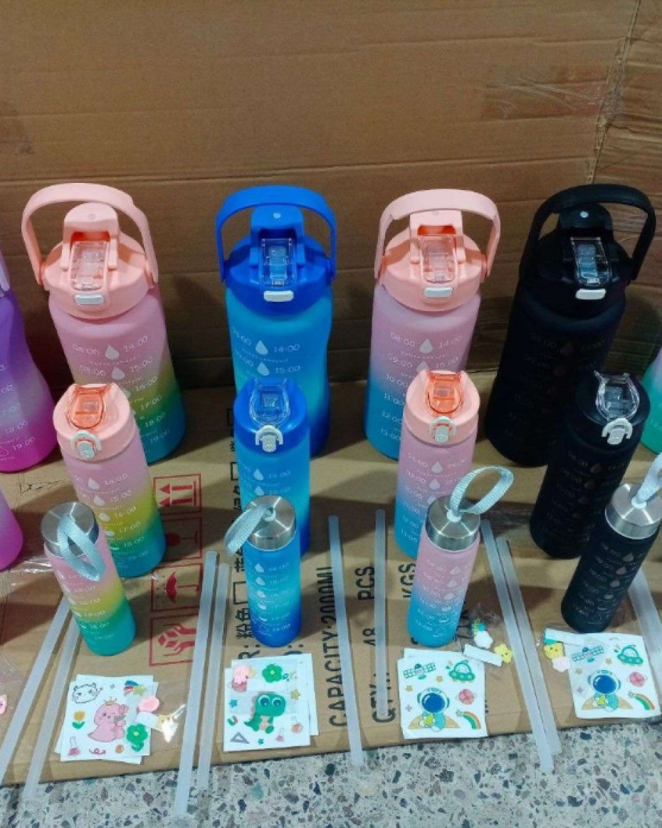 *STRONG 3IN1 MOTIVATIONAL WATER BOTTLE WITH STRAW AND STICKER.