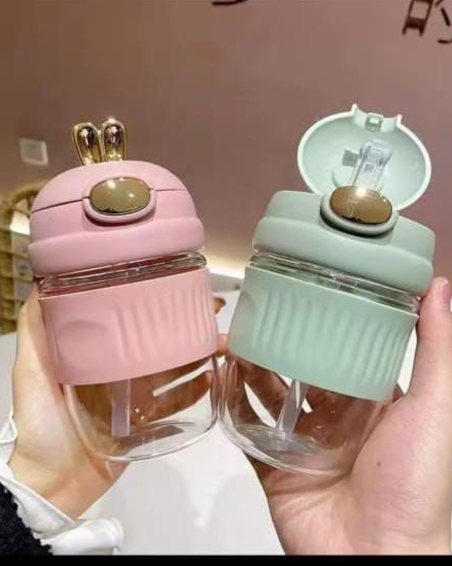 *Unique & Elegant Glass Sip Cup with Straw & Cover...