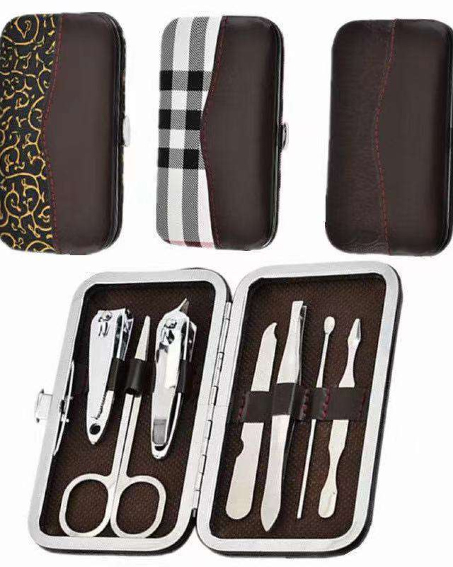 *POCKET SIZE PEDICURE/MANICURE KIT DESIGN.