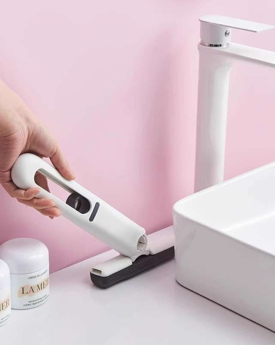 *MINI MOBILE CLEANING MOP(For bathroom tiles,windows and car glass e.t.c)....L