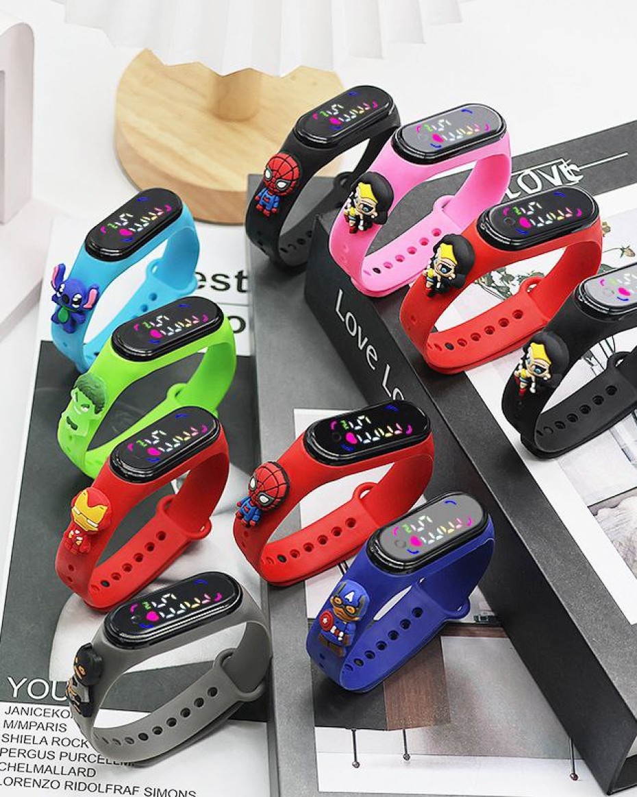 *KIDS CHARACTER WATER RESISTANT WATCH WITH STRONG SILICONE BAND