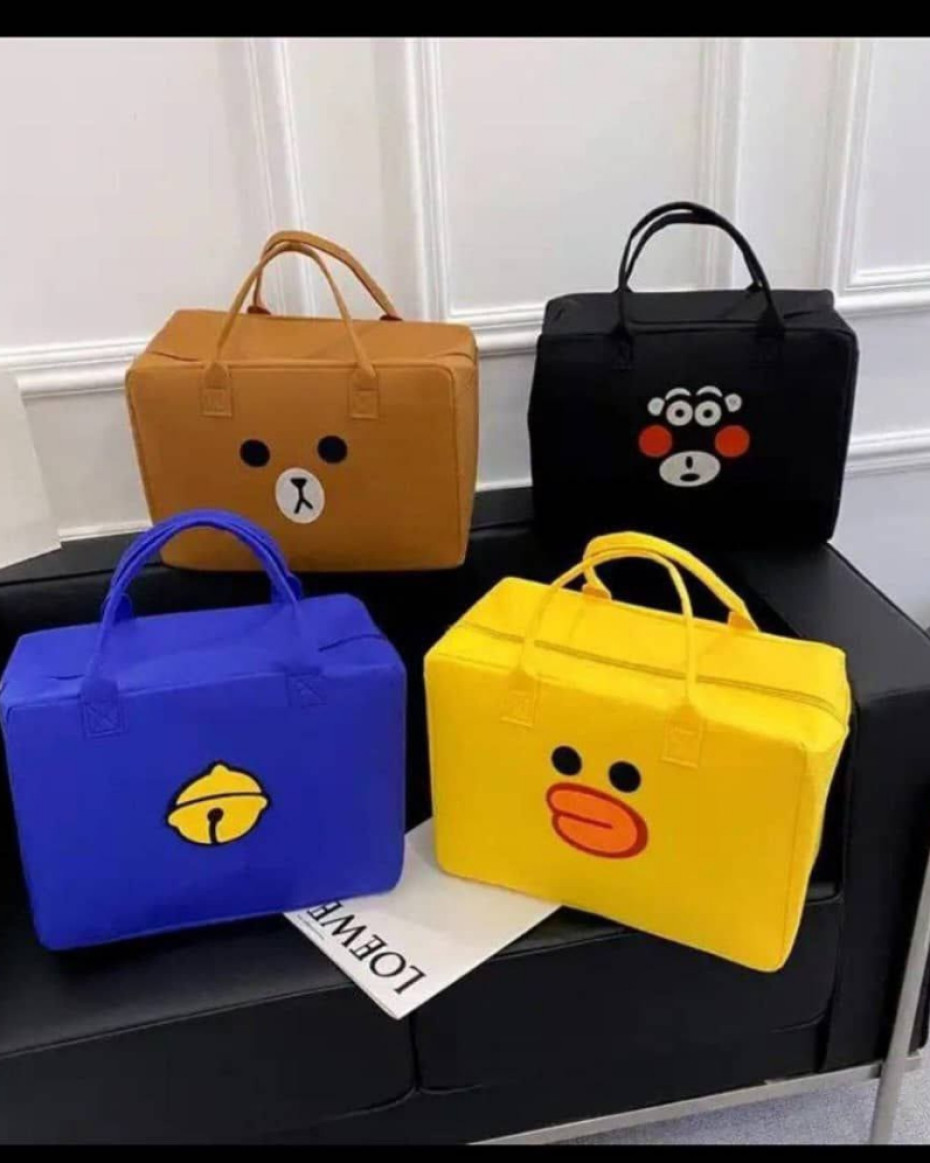 *FASHION TRAVELING AND CARRIER BAG...