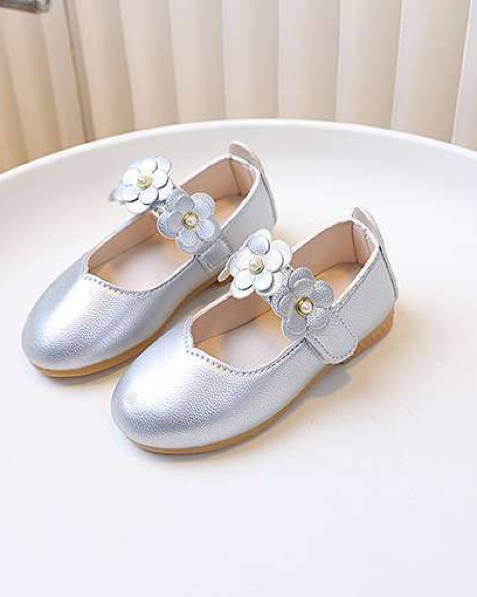 *ZARA UNIQUE FULL COVER PETAL SHOES.... SILVER
