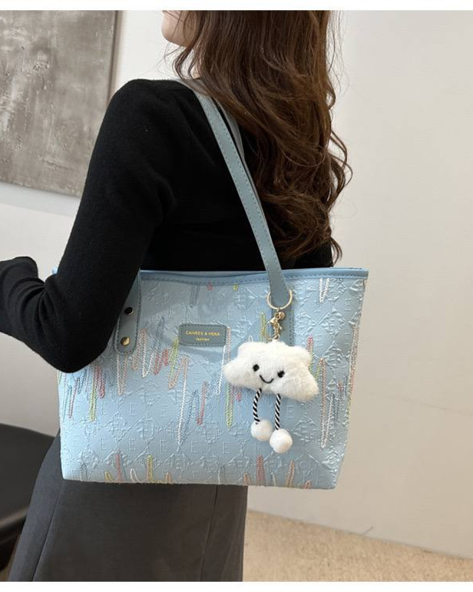 *STRIPED QUALITY CLOUD TOTE BAG WITH TEDDY CHARMS