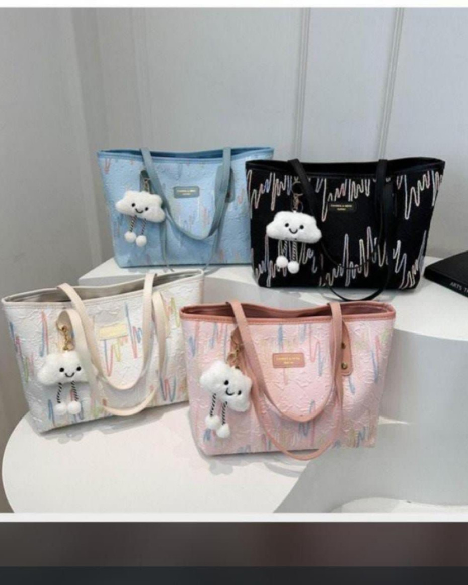 *STRIPED QUALITY CLOUD TOTE BAG WITH TEDDY CHARMS