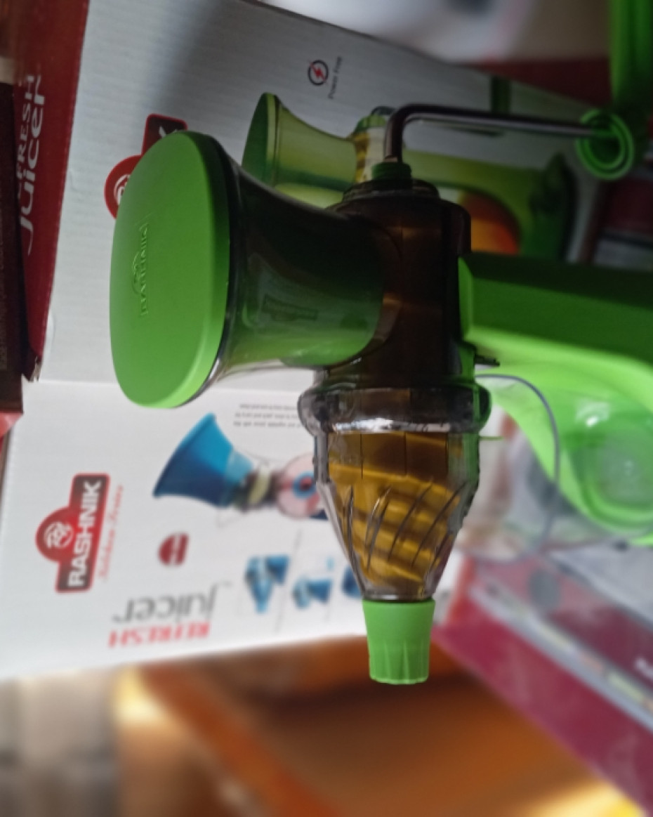 *MULTIFUNCTIONAL MANUAL FRUIT JUICER/EXTRACTOR