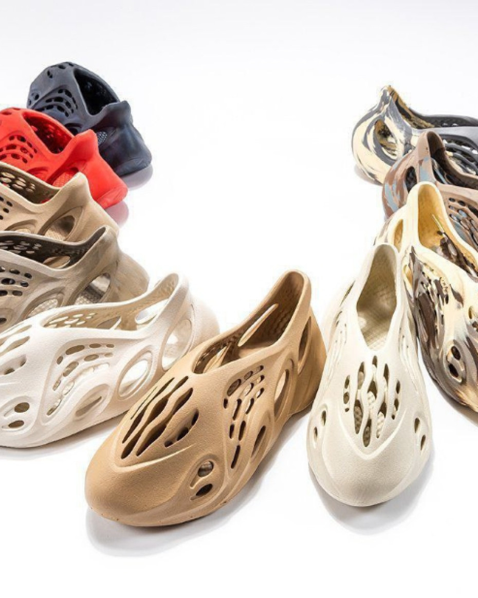 *Kids Yeezy unisex sneakers