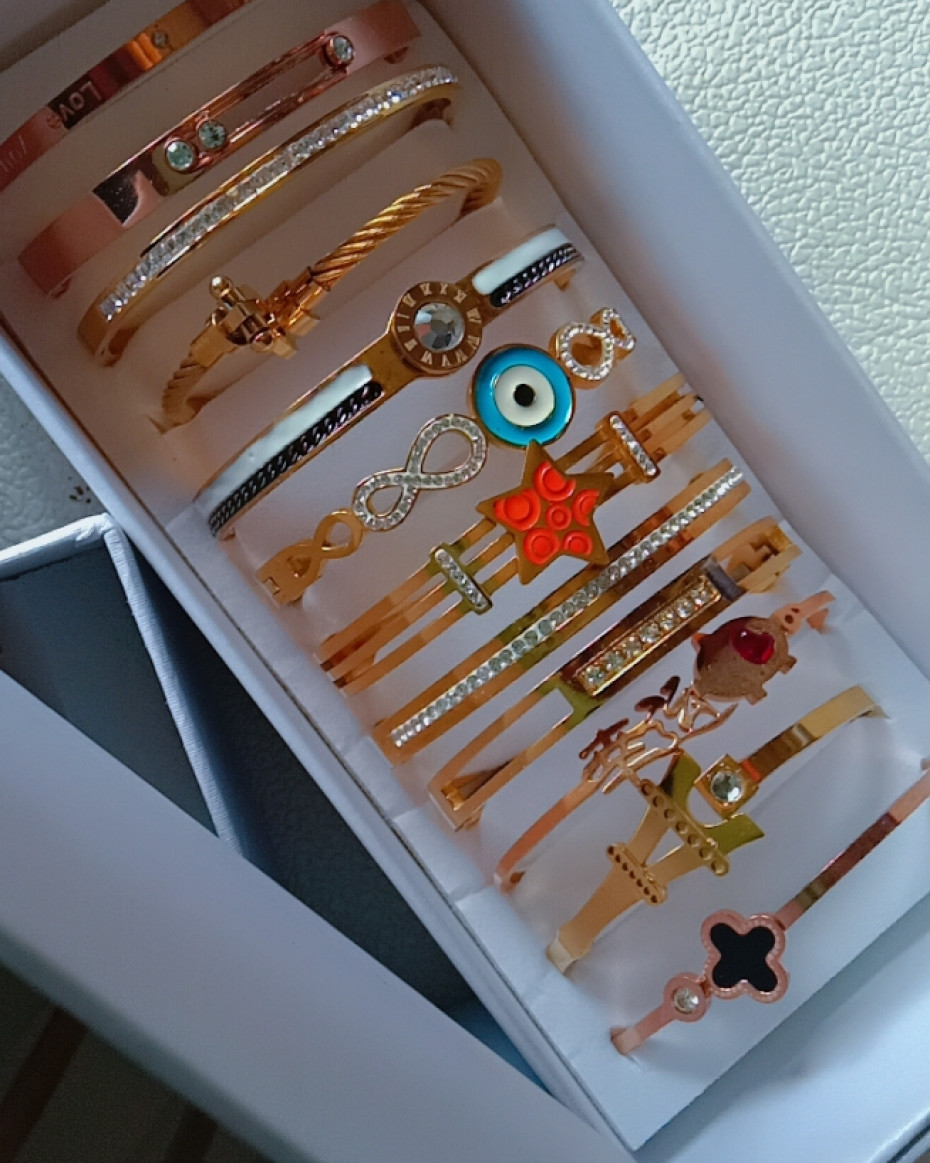 *18k Gold Plated Non Tarnishing Bangles...