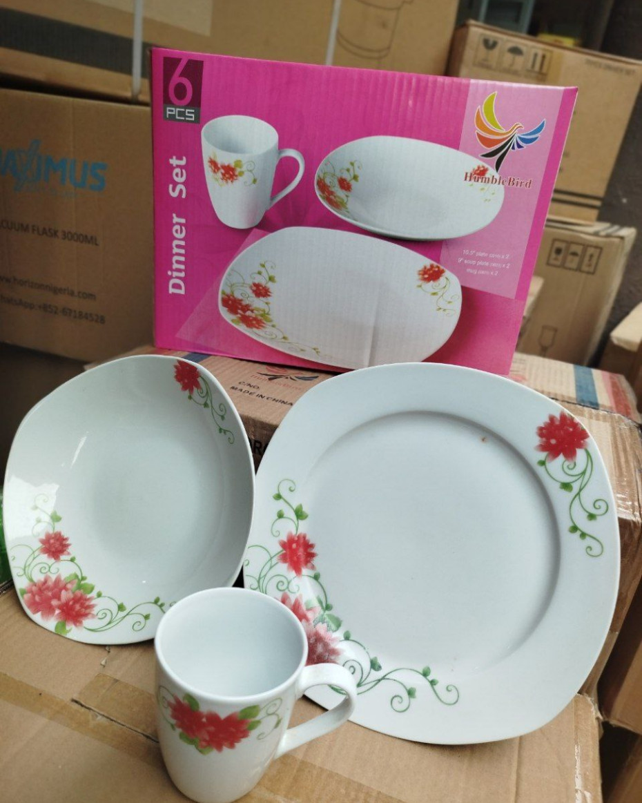 *6PCS SQUARE FLOWERY DESIGN DINNER SET....