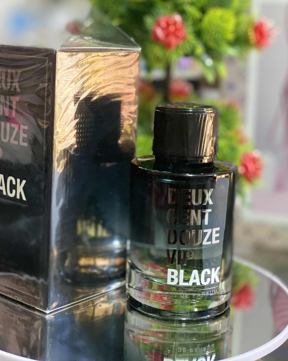 Deux Cent Douxe Vip Black